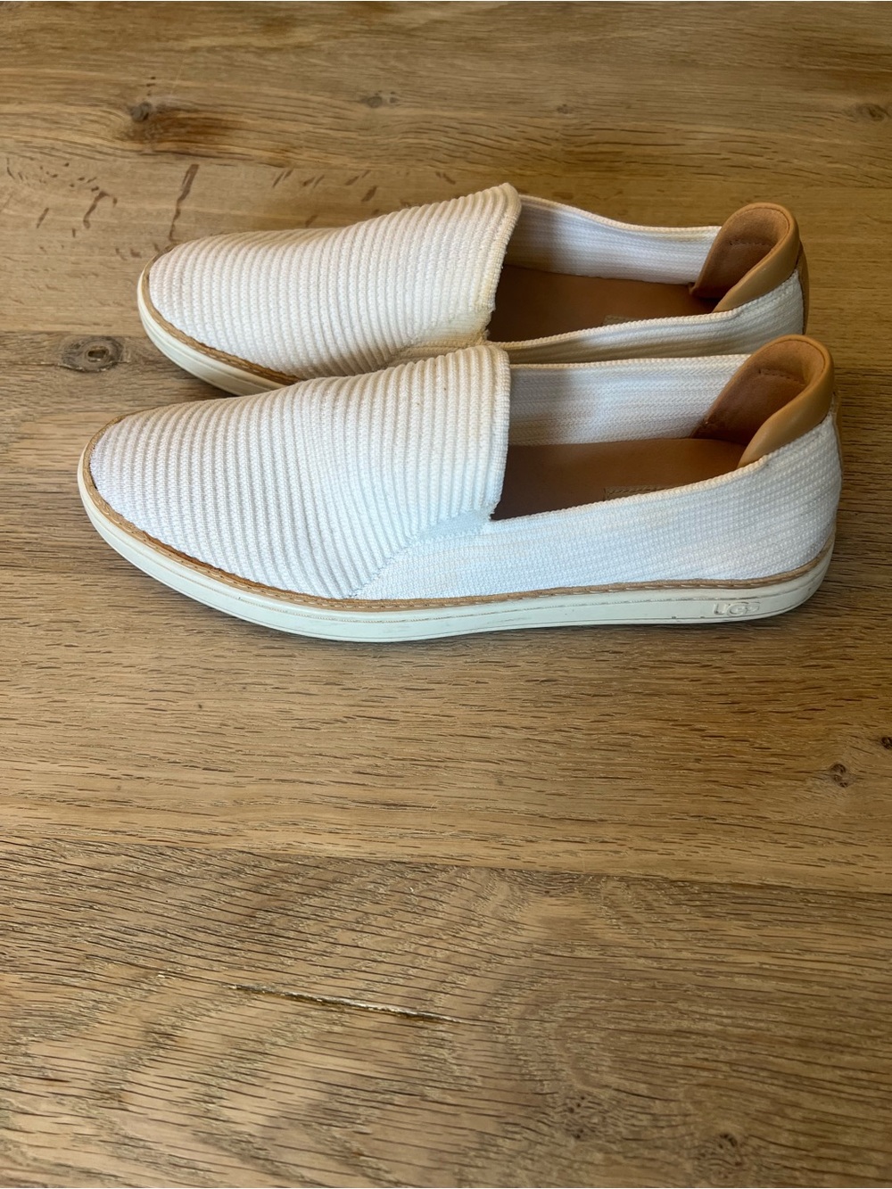UGG Sammy White Ribbed Knit Slip-On Sneakers Women’s Size 9